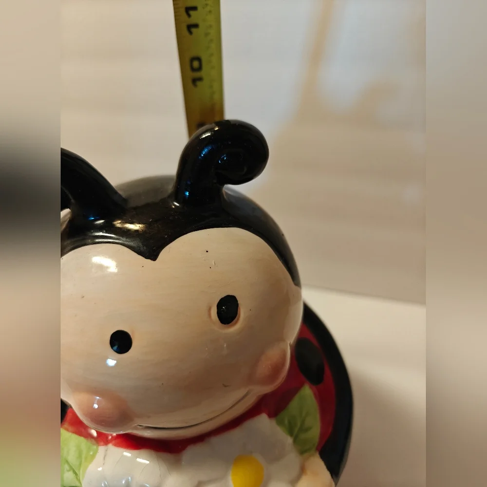 Ladybug Hugging Daisy Cookie Jar, Anthropomorphic Ladybug Ceramic Cookie Jar - Picture 7 of 13